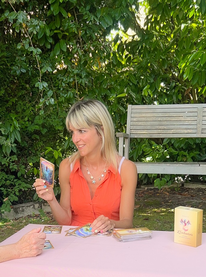 L'enchanterie : tarot & oracle au centre holistique du marais, Paris